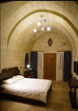 Evanthia Cave Suites