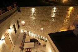 Tafana Cave Stone Lodge