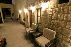 Tafana Cave Stone Lodge