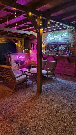 El Mundo Bungalove