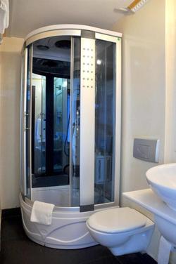 Hettie Hotel