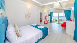 Derin Mavi Suit Butik Otel