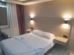 Moon Suit Otel