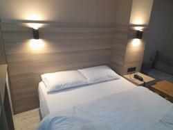 Moon Suit Otel