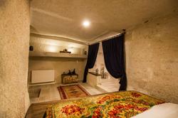 Saddle Cave Hotel