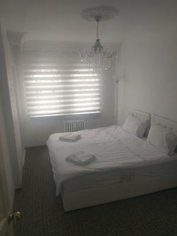 White Suite & Apartments