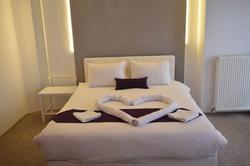 White Suite & Apartments