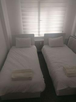 White Suite & Apartments