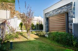 Important Group Villa Prestige