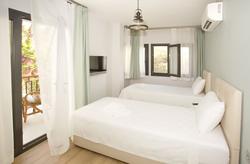 Pharos Otel