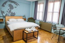 Yolo Hostel