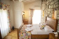Aymesev Tas Otel