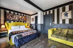 Art & Interiors Boutique Hotel