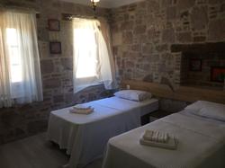 Hayat Alti Otel Ayvalik