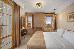 Zeyt Inn Hotel
