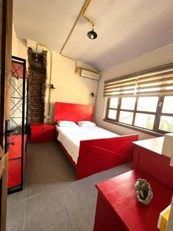 Berlin Hostel & Street
