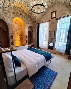 Tugmaner Small House Ajar