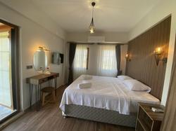 Tinos Otel & Bag Evi