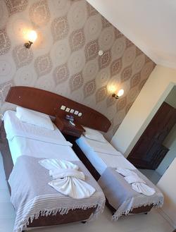 Grand Cnr Hotels