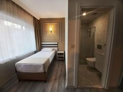 Grand Aura Hotel