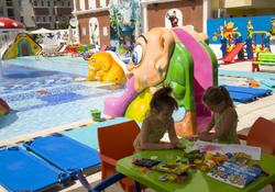 Comet Hotel & Resort