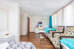 Merot Suites