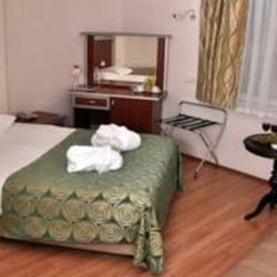 Adapalas Hotel
