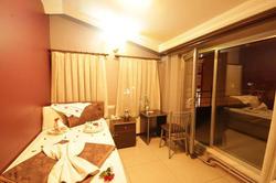 Deluxe Hotel