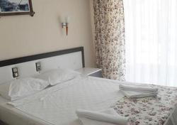 Moni Hotel