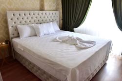 Rozz Hotel 1