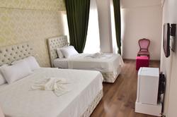Rozz Hotel 1
