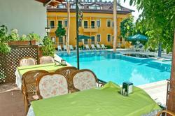 Suzanne Hotel
