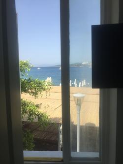 Estrella Beach Hotel
