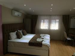 Black Bird Suite Hotel