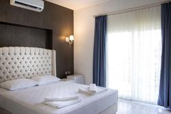 Double Inn Marina Hotel