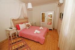 Monat Hotel
