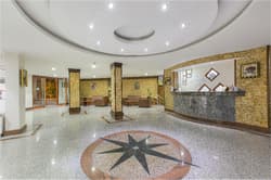 Side Resort Annex