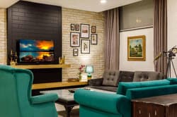 Golden Crown Hotel