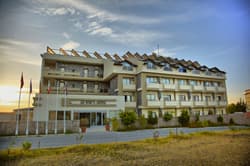 Lavitas Hotel