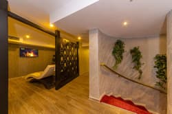 Euro Plaza Hotel