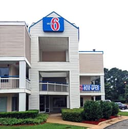 Motel 6 Raleigh North