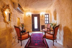Signature Cave Premium Suites