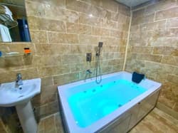 Whitestone Hotel