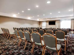 Comfort Suites (Independence)
