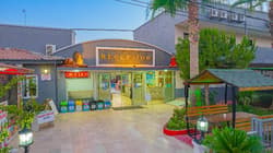Sayanora Hotel
