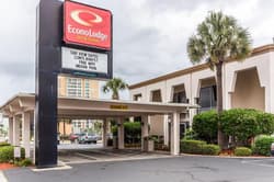 Econo Lodge Inn & Suites Beach Front Central