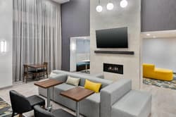 Hampton Inn & Suites Cleveland Beachwood