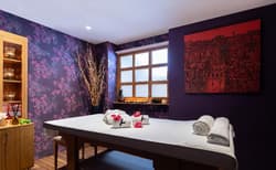 Amira Hotel