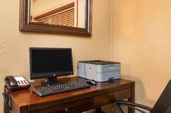La Quinta Inn And Suites Portland Airport