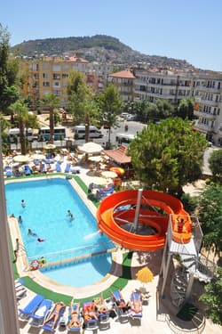 Primera Hotel